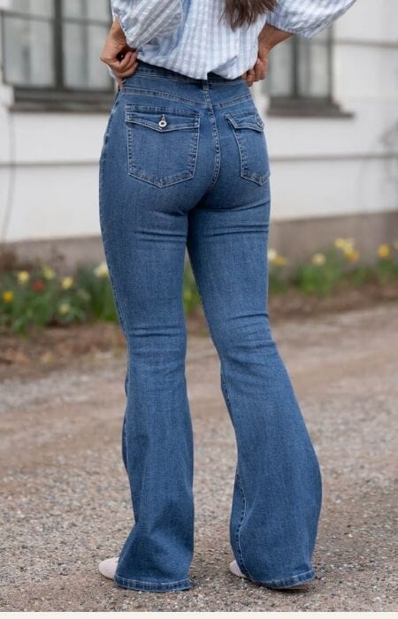 Komfortabel jeans med stretch fra FLOYD