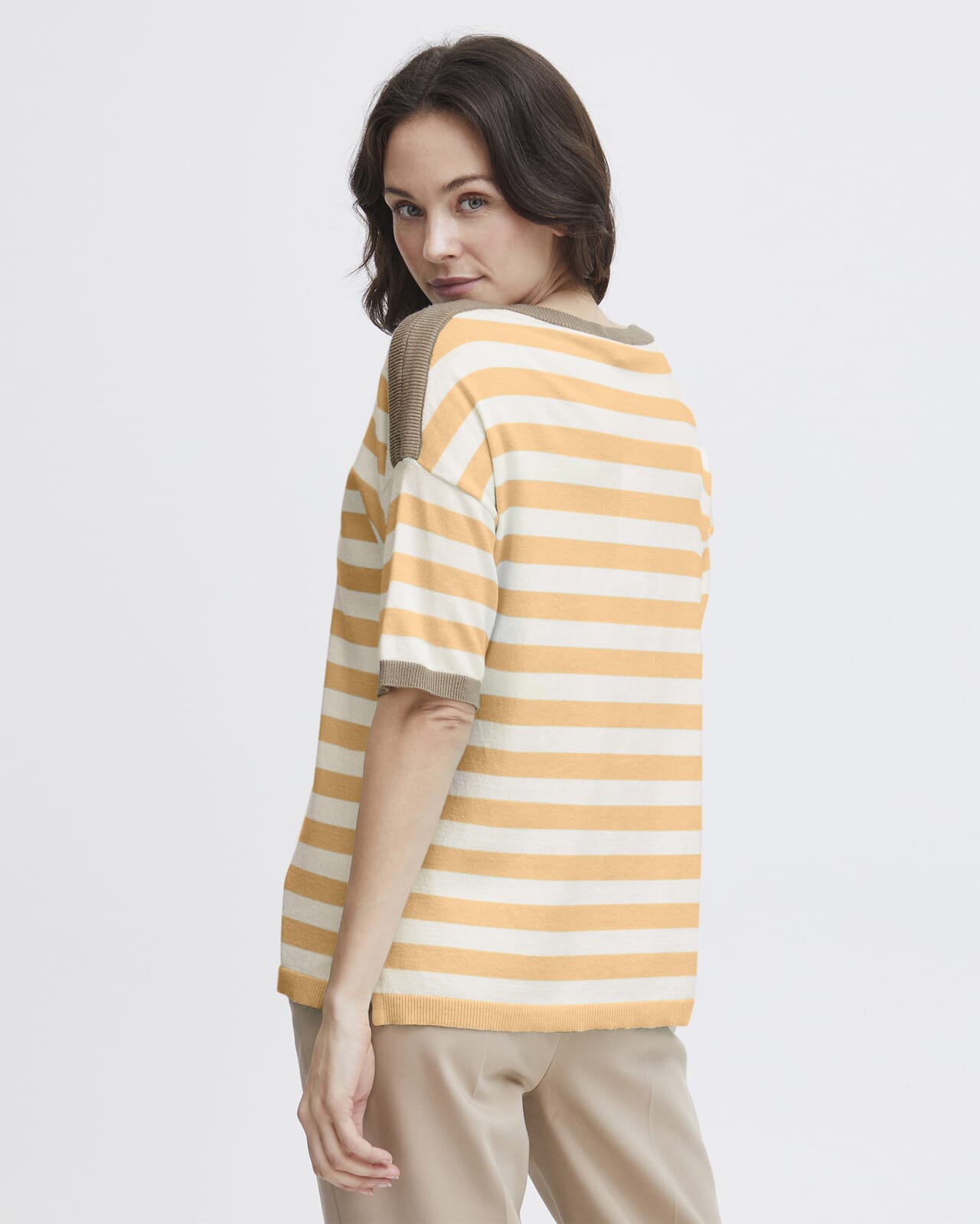 Maddie Top 1 Fransa Aop 02F Apricot