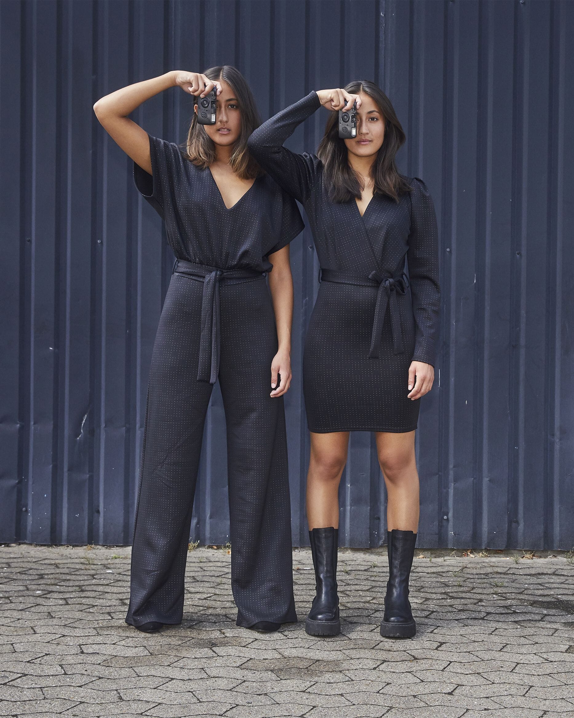 SISTERS POINT Jumpsuit Girl V11 Black/ Gold Jumpsuits til dame