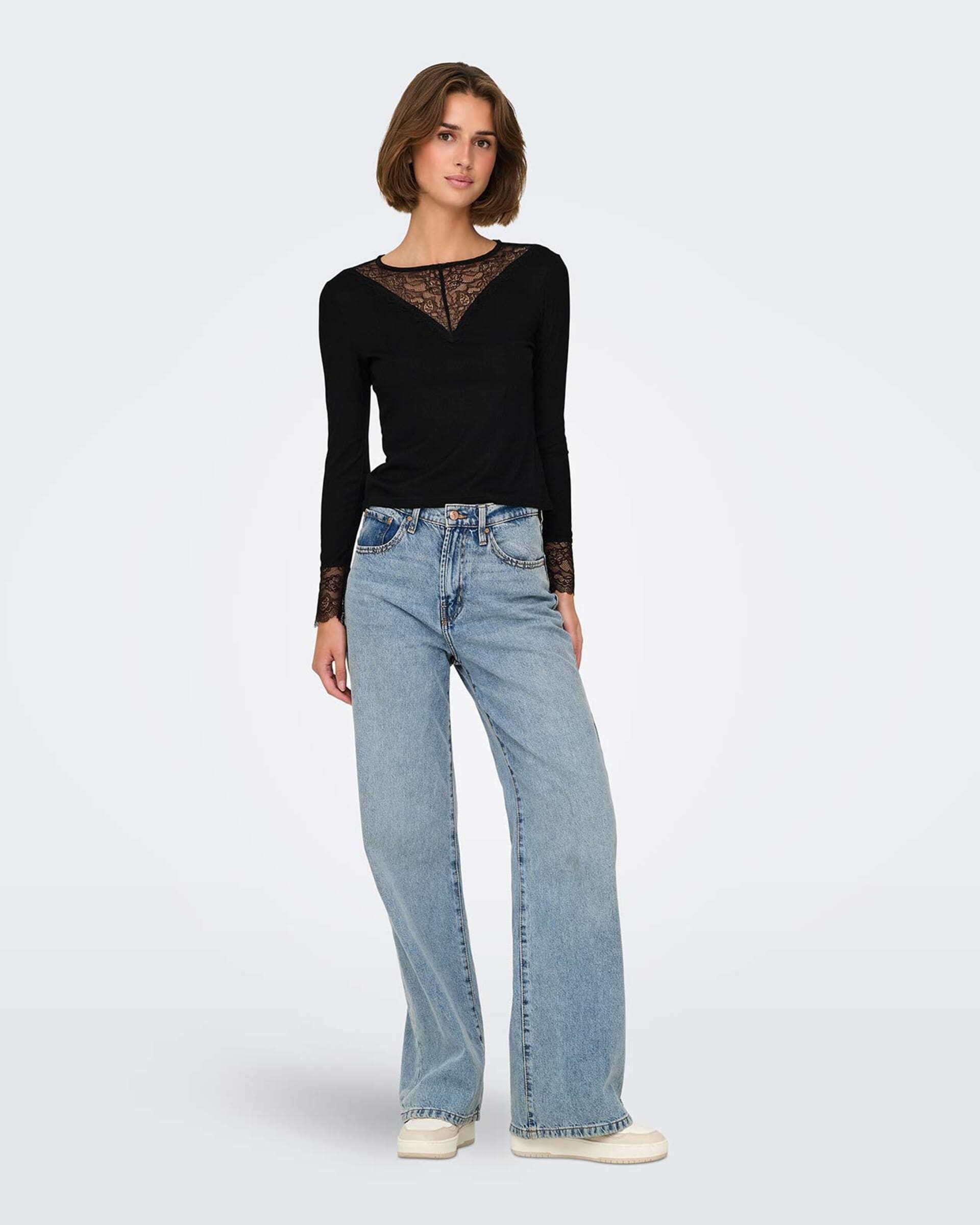 JDY Maglietta Donna Con Collo A V E Maniche In Pizzo: Stile Largo E Femminile, Colore Nero - 4