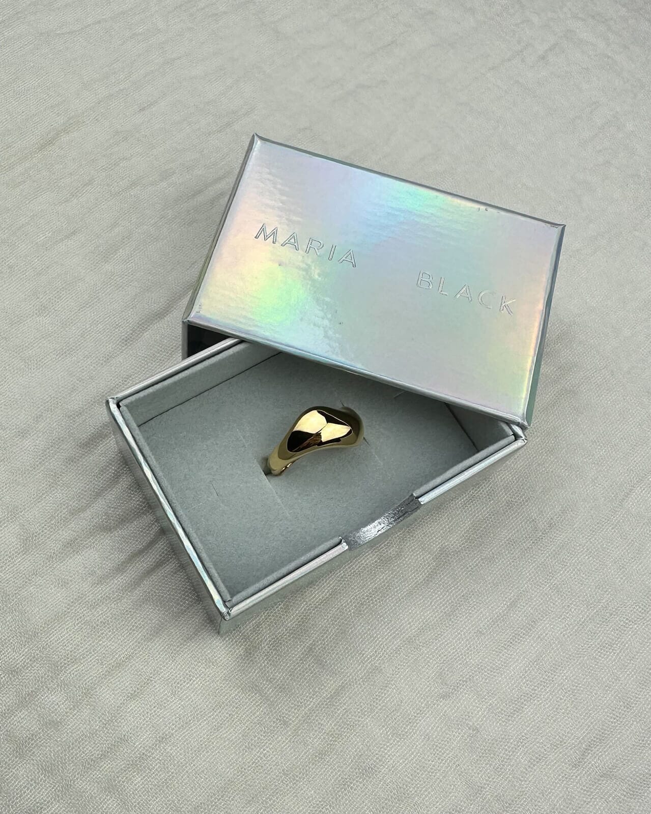 Maria Black Ring Tryvann - Gold