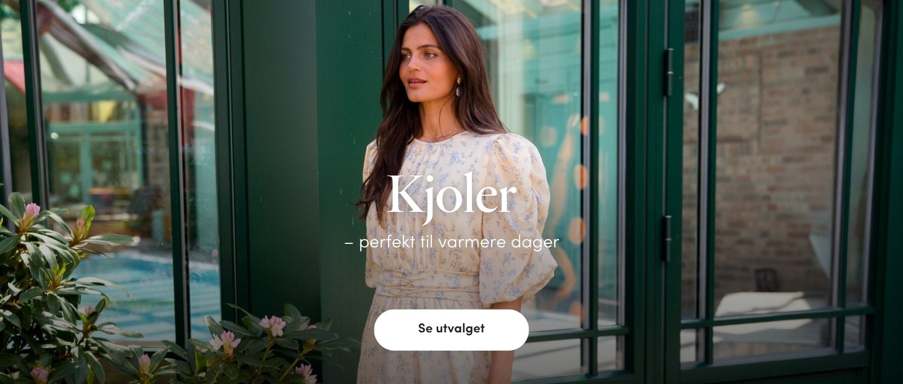 Kjoler - perfekt til varmere dager Kjolenyheter – hver uke! Hold deg oppdatert på siste nytt, og rydd plass i sommergarderoben | FLOYD.no