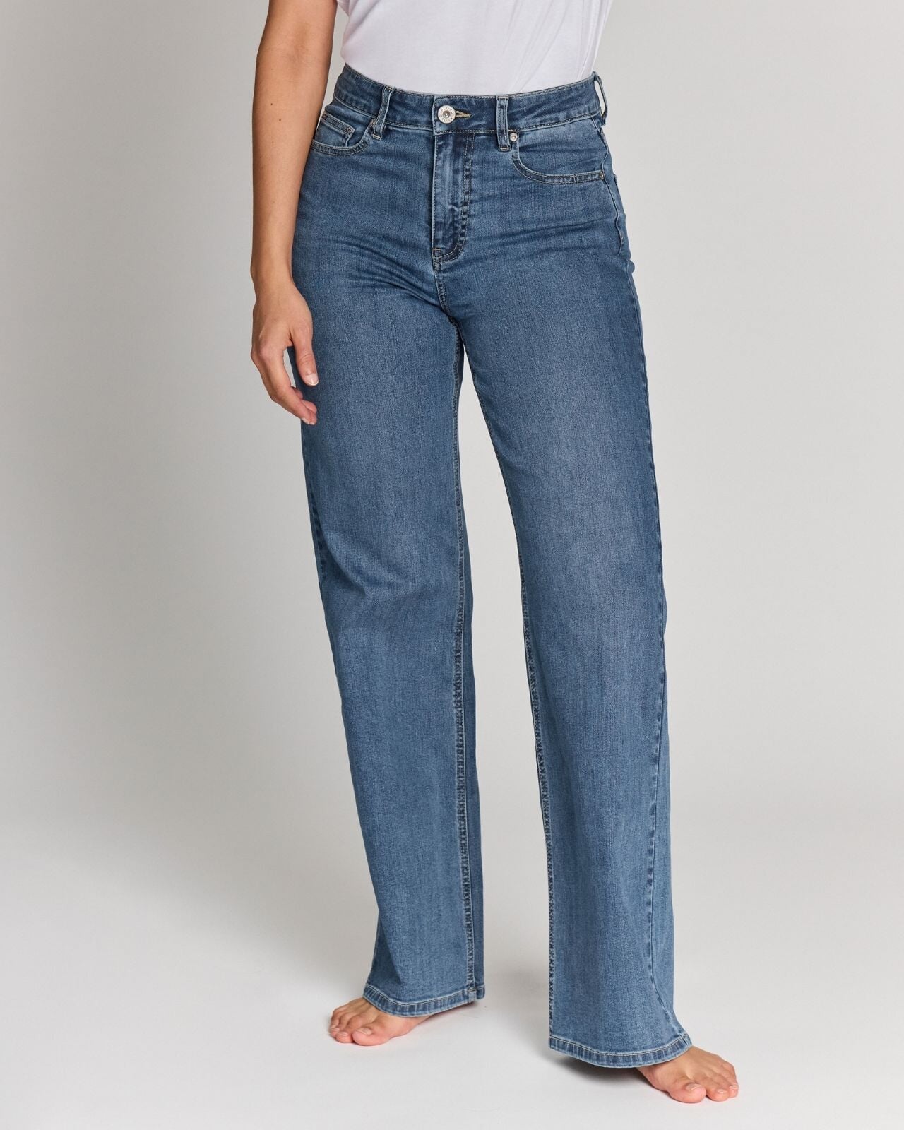 Se utvalget av jeans med straight passform | FLOYD.no