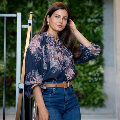 Denim er en sikker garderobefavoritt som enkelt kan styles til både jobb, hverdag og finere anledninger. Bli inspirert her | FLOYD.no