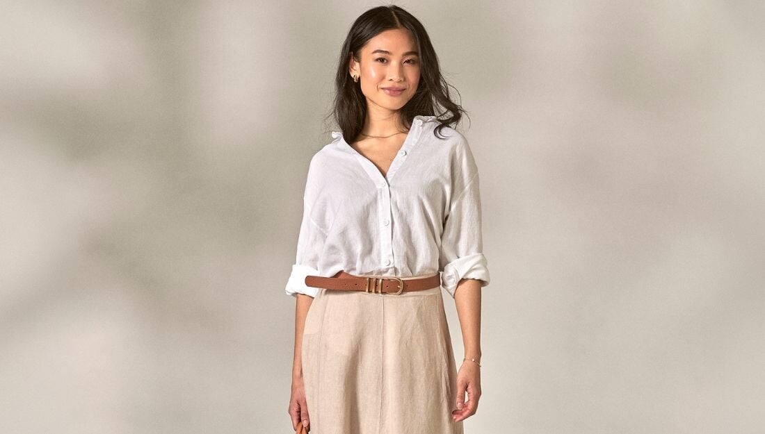 Linskjørt Romina Midi i sand farge | FLOYD.no